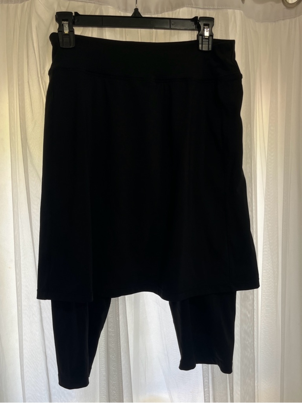 Vivo Black Skirt with Attached Leggings modest gym swim bottom women’s medium